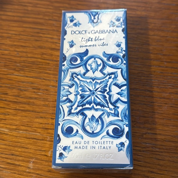 Dolce & Gabbana Light Blue Summer Vibes Eau de Toilette 50 ML - Picture 1 of 3